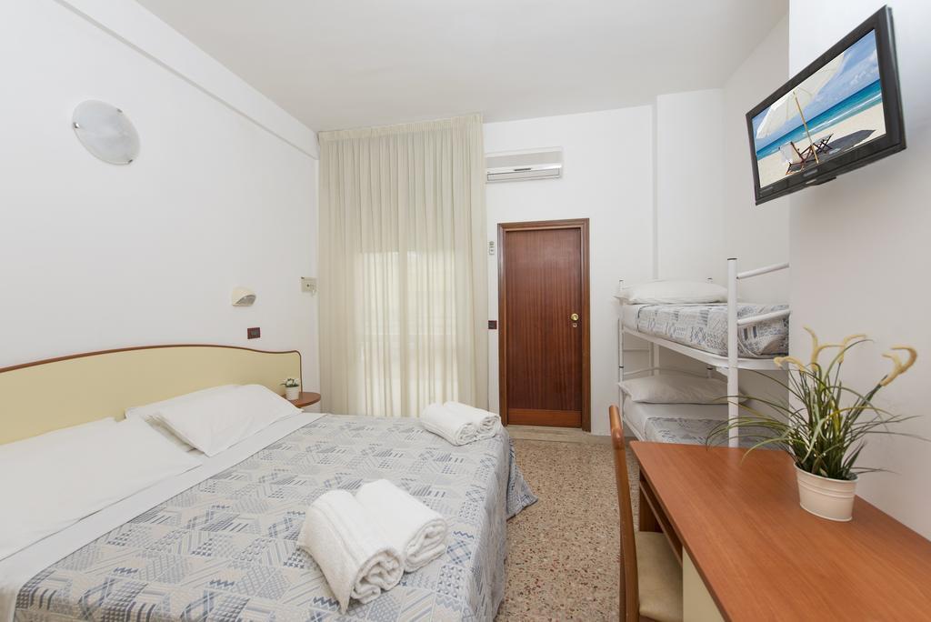 Hotel Mario Cesenatico Exterior photo