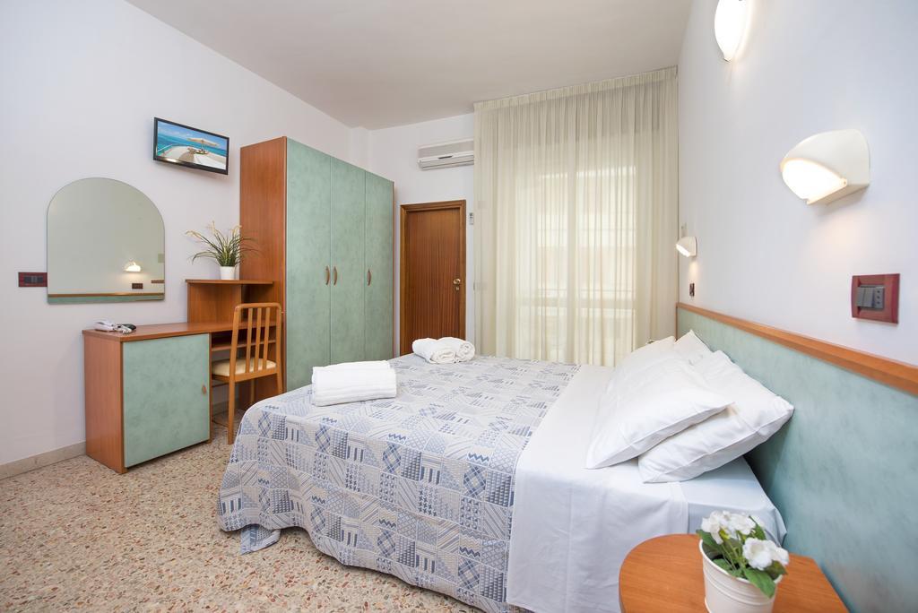 Hotel Mario Cesenatico Exterior photo