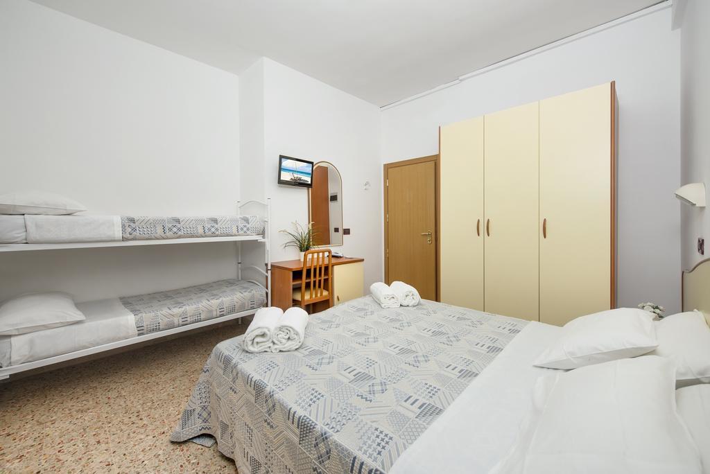 Hotel Mario Cesenatico Exterior photo