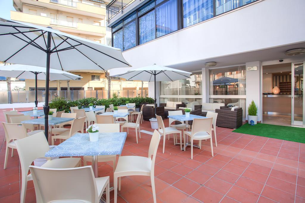Hotel Mario Cesenatico Exterior photo
