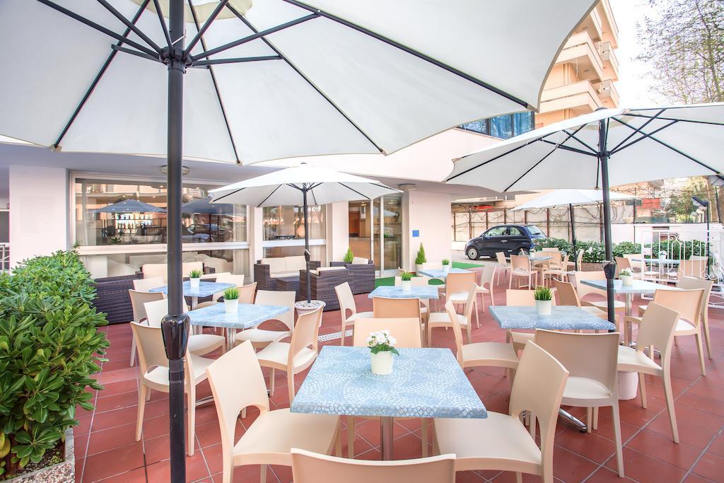 Hotel Mario Cesenatico Exterior photo