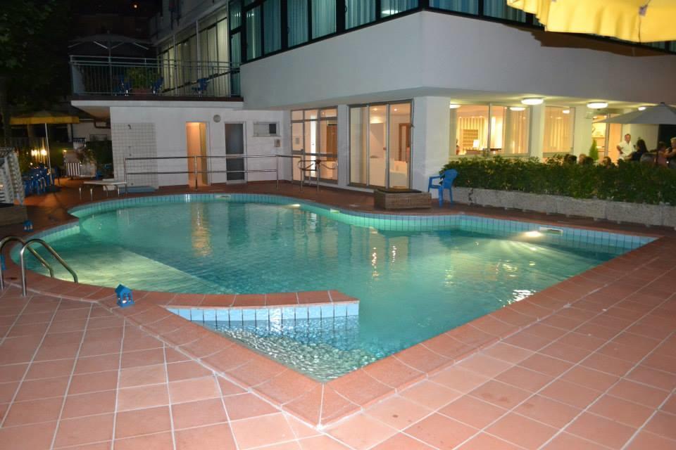 Hotel Mario Cesenatico Exterior photo